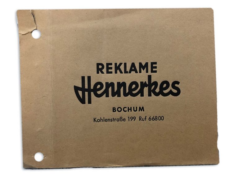 Historisches Papierdokument mit dem Logo der Firma Hennerkes Licht und Werbung aus Bochum aus den 1950er Jahren
