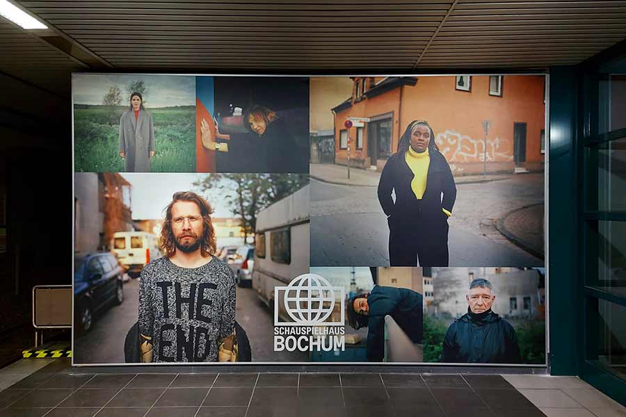 Display mit Spannrahmen Banner am U-Bahnhof Schauspielhaus Bochum von Hennerkes Licht + Werbung