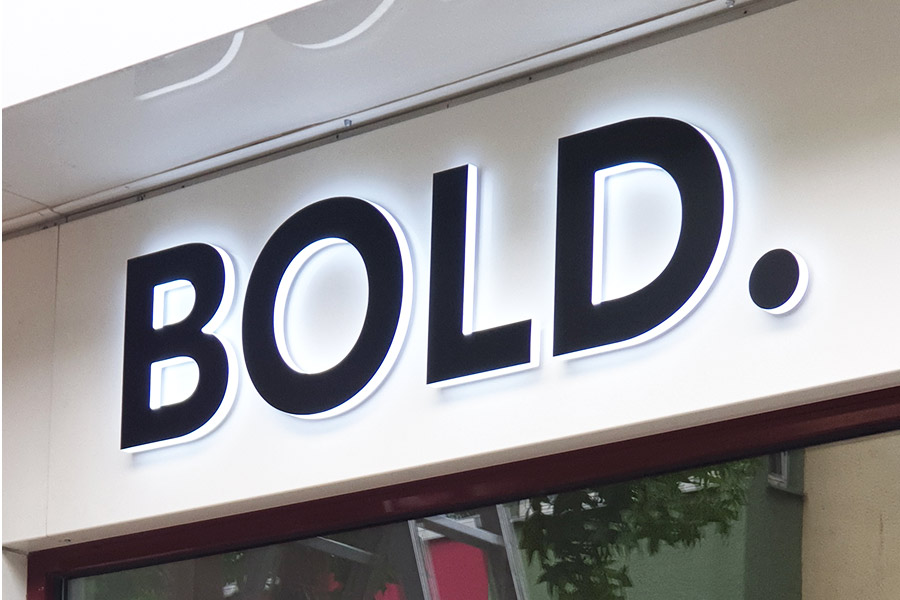LED Leuchtbuchstaben Seitenleuchter für Bold Conceptstore Bochum in der Brüderstraße umgesetzt durch Hennerkes Licht und Werbung